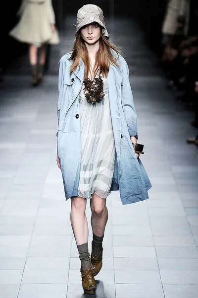 Look 17